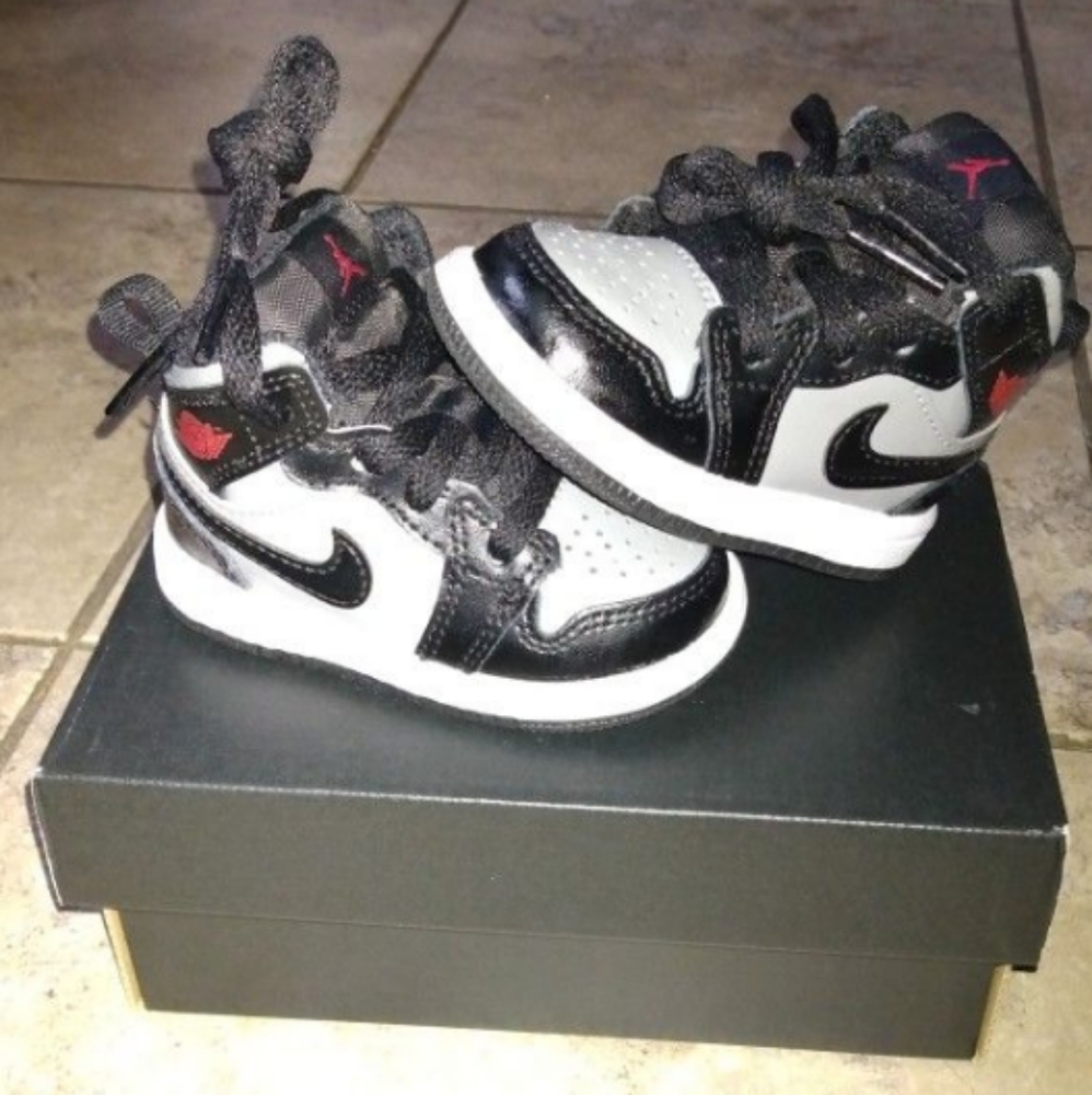 Jordan 1 mid